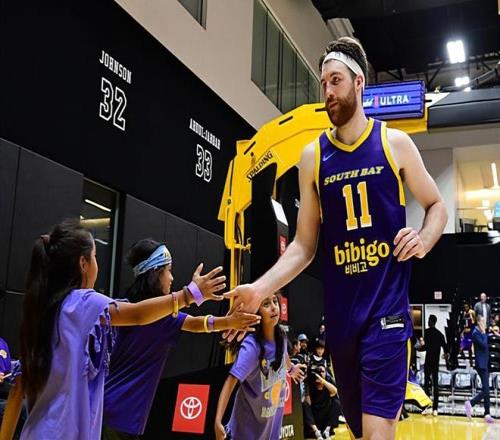 斯坦尼斯拉,斯与伯恩茅,斯分手,半岛,BanDao,半岛体育官网,半岛官网,半岛体育下载