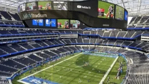 赣鄱“冰雪+”新篇章：赣江之畔体验热潮，2025-01-28